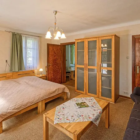 Maria Am Schlosspark *