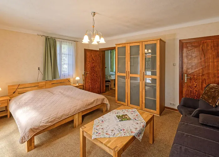 Maria Am Schlosspark *